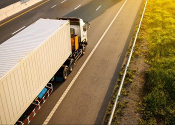 Importar e exportar: 3 principais desafios que a sua empresa pode encontrar  e saiba como contorná-los